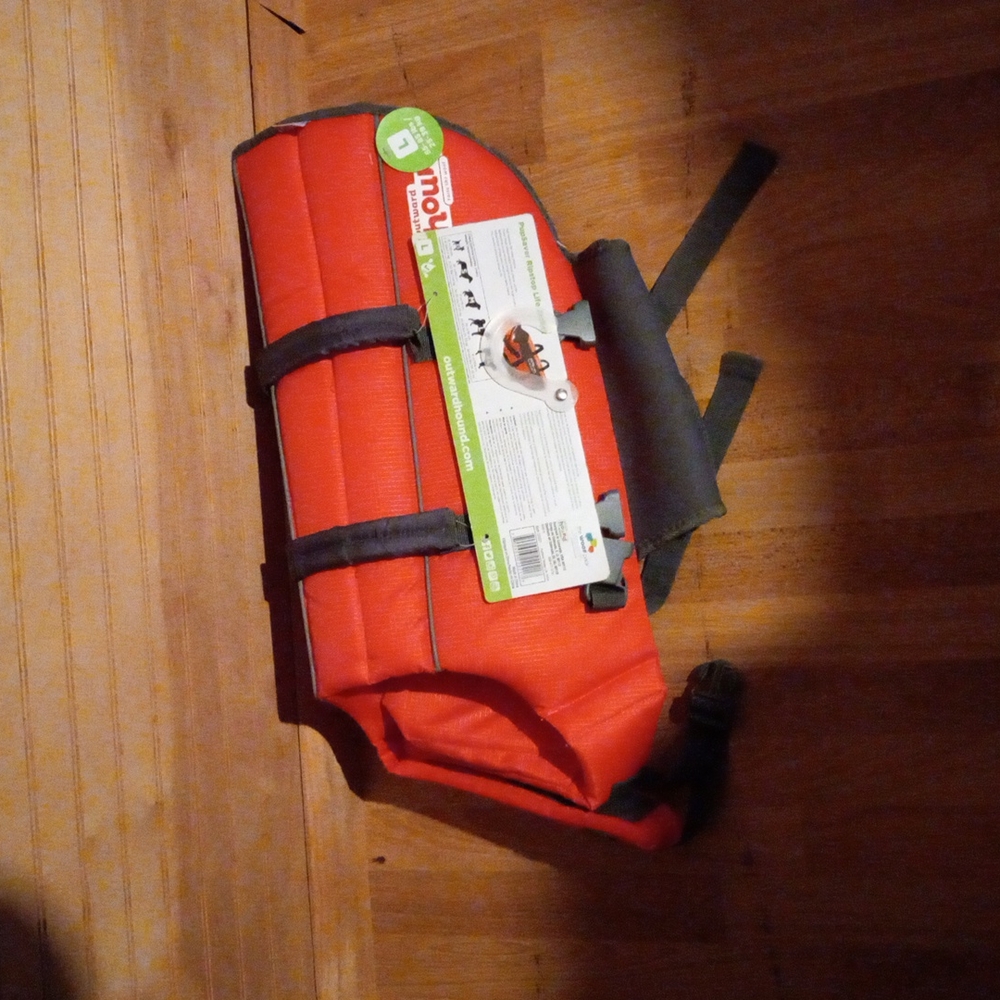 Drew's Pick: life vest for dog